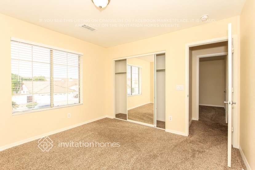 Building Photo - 5795 W Wethersfield Dr