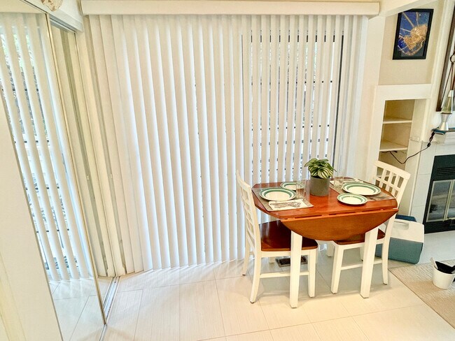 Building Photo - 4815 White Rock Cir