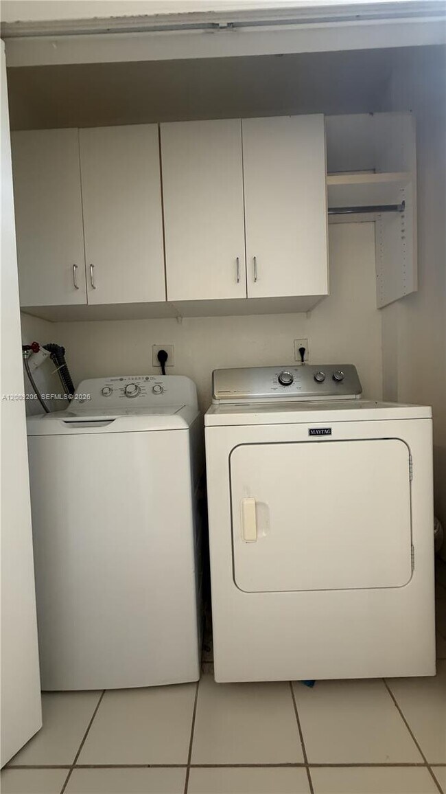 Building Photo - 4435 SW 160th Ave