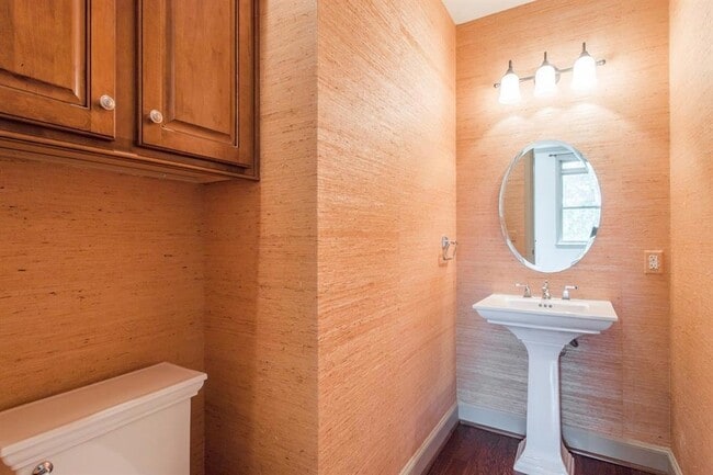 Building Photo - 226 Russell M.Perry Ave