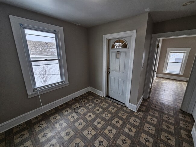 Building Photo - 1762 E 33rd St