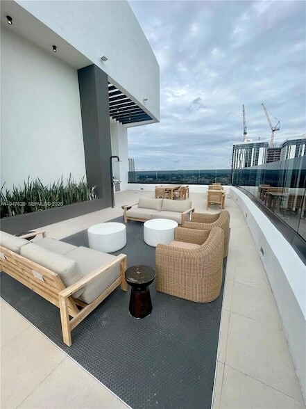 Building Photo - 225 N Miami Ave