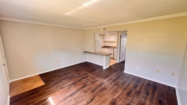 Building Photo - Altamonte Springs Apartment Coming SOON!