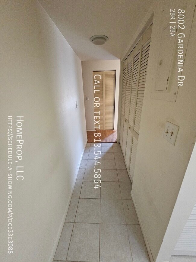 Building Photo - 2 Bedroom Meadowood Condo