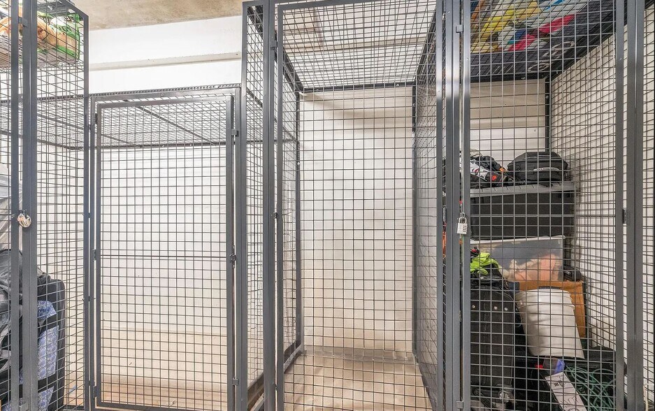 Building Photo - 1211 Van St SE