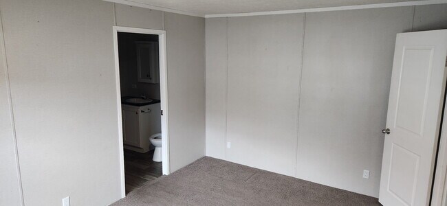 Building Photo - 2401 Pajot Rd