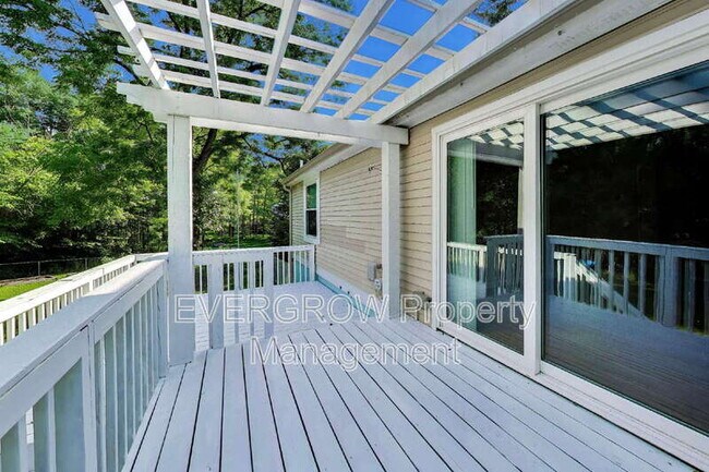 Building Photo - 9518 Bent Brook Dr