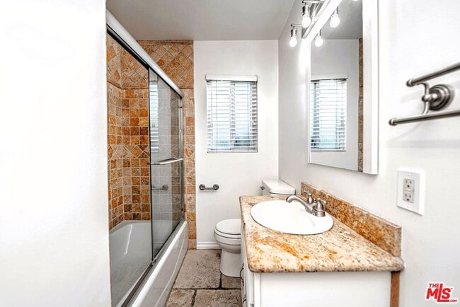 Building Photo - 5353 Don Pio Dr