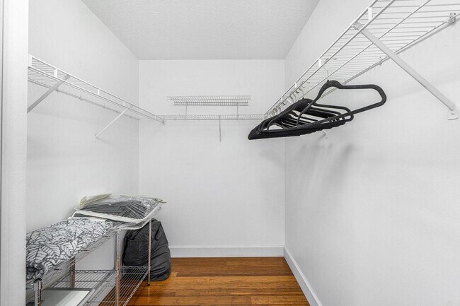 Building Photo - 2470 Sandstone Ct