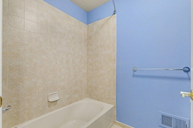 Building Photo - 24829 Reeds Pointe Dr