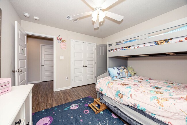 Building Photo - 9125 Bellewood Dr