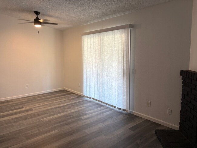 Building Photo - Remodeled 3bed/2bathroom home in West Sac