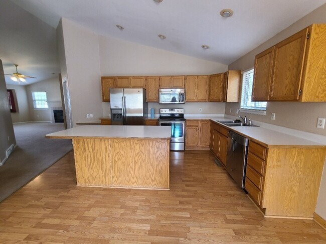 Building Photo - 921 Centennial Dr