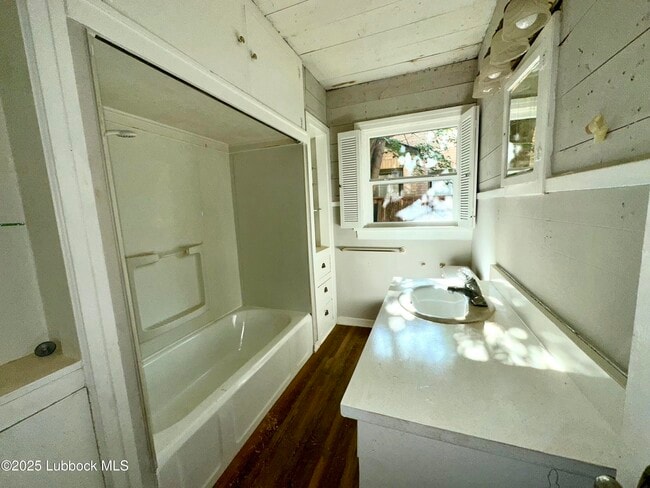 Building Photo - 3012 22nd St
