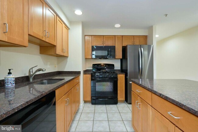 Building Photo - 4490 Market Commons Dr