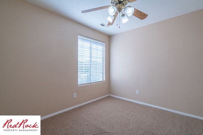 Building Photo - Pet Friendly - 4 Bed 2 Bath for rent in St. George