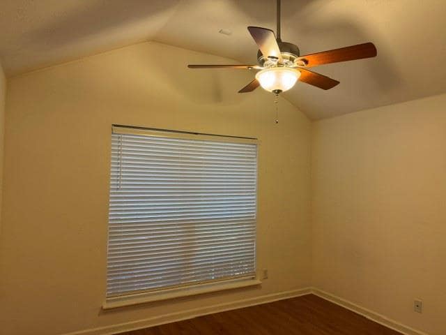 Building Photo - 532 Lone Oak Dr