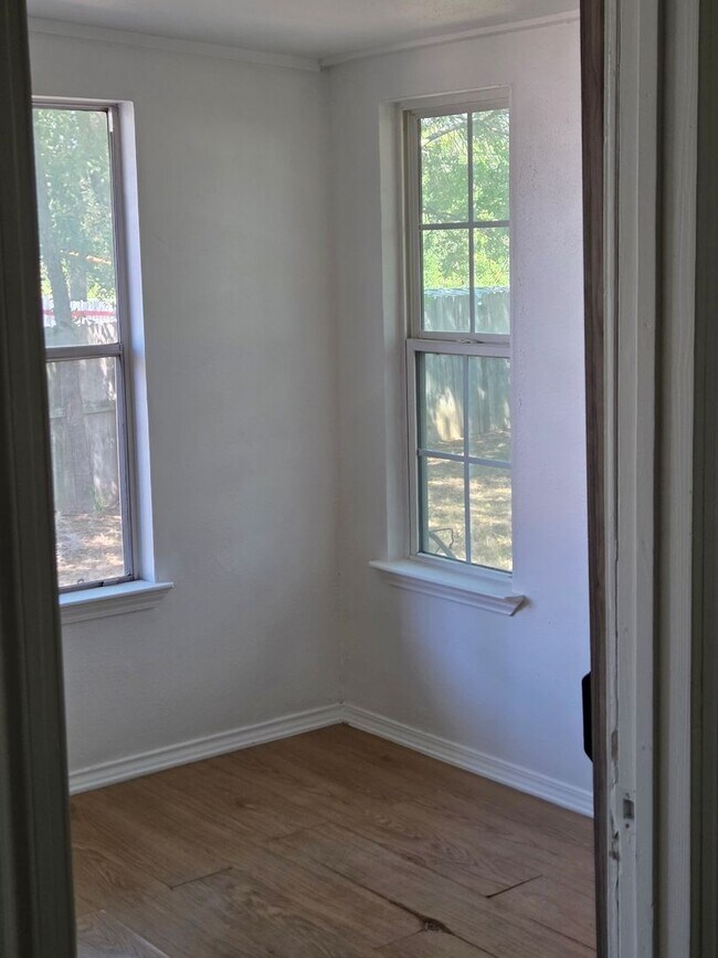 Building Photo - Nice 3 bedroom 1 bath for rent