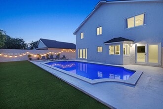 Building Photo - 9650 SW 9th Ct