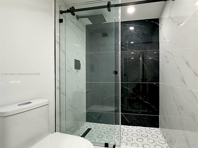 Building Photo - 18071 Biscayne Blvd