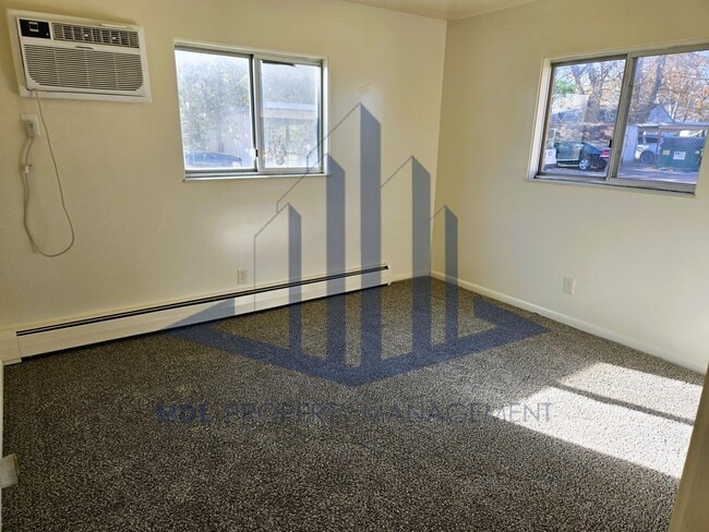 Building Photo - 2207 Weiss St