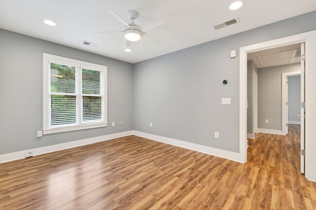 Building Photo - Decatur's Hidden Gem: Renovated 3BR Retreat with Expansive Backyard, Fruit Trees & Unbeatable Loc...