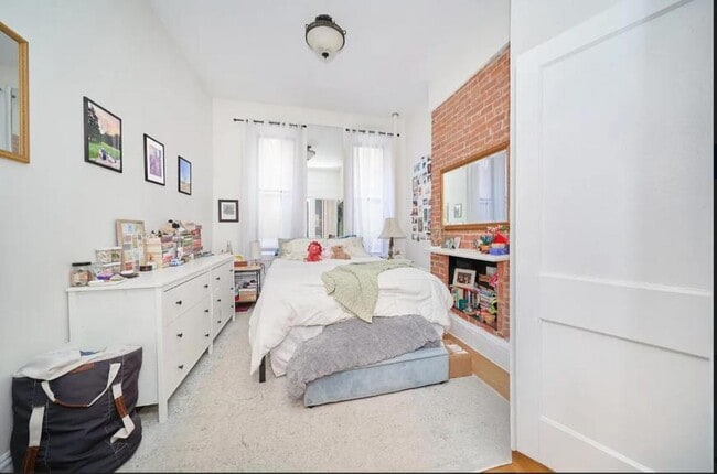 Building Photo - 1 bedroom in New York NY 10028