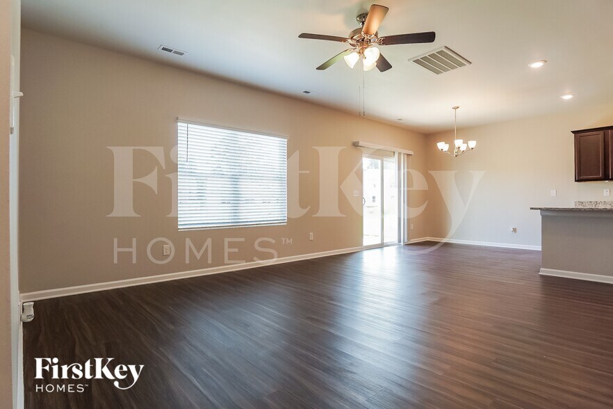 Building Photo - 12572 Downing Dr