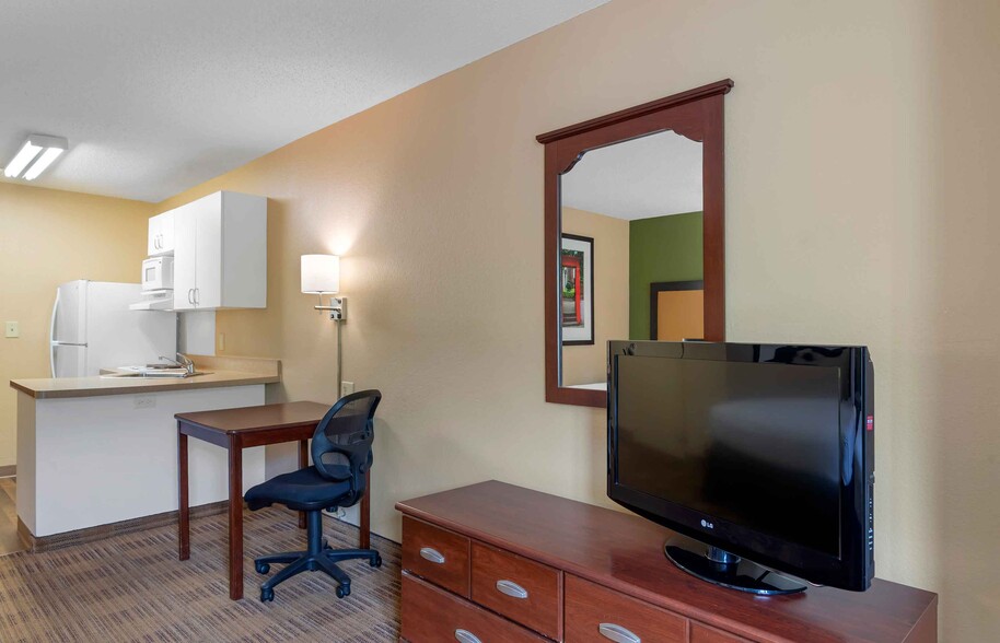 Building Photo - Furnished Studio-Atlanta - Perimeter - Cre...