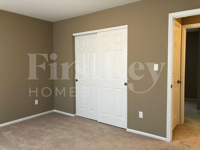 Building Photo - 16727 N Fork Ridge Dr