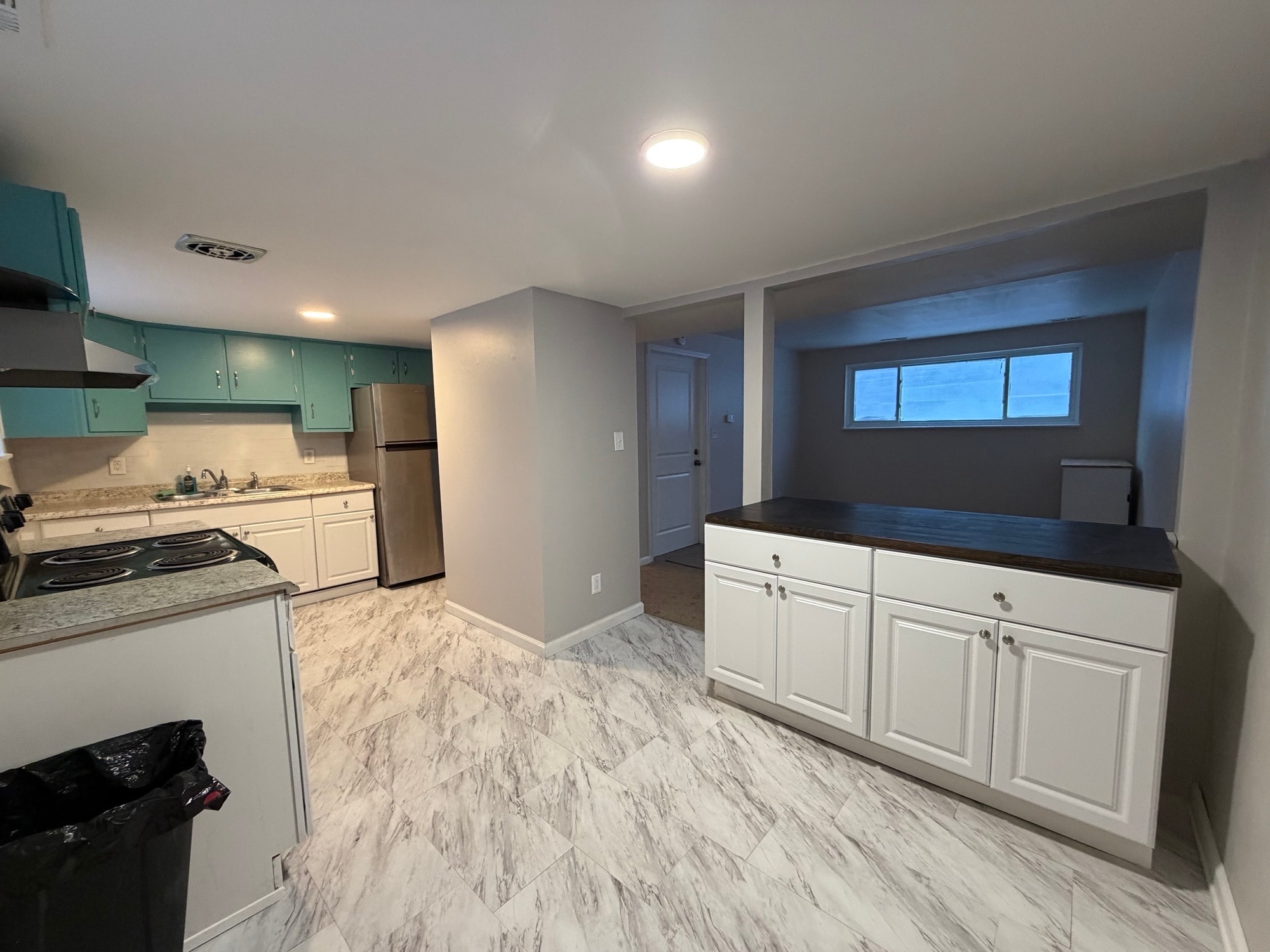 Building Photo - 235 Argus Dr