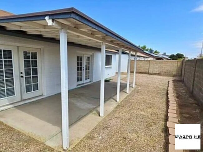 Building Photo - This home is adorable!