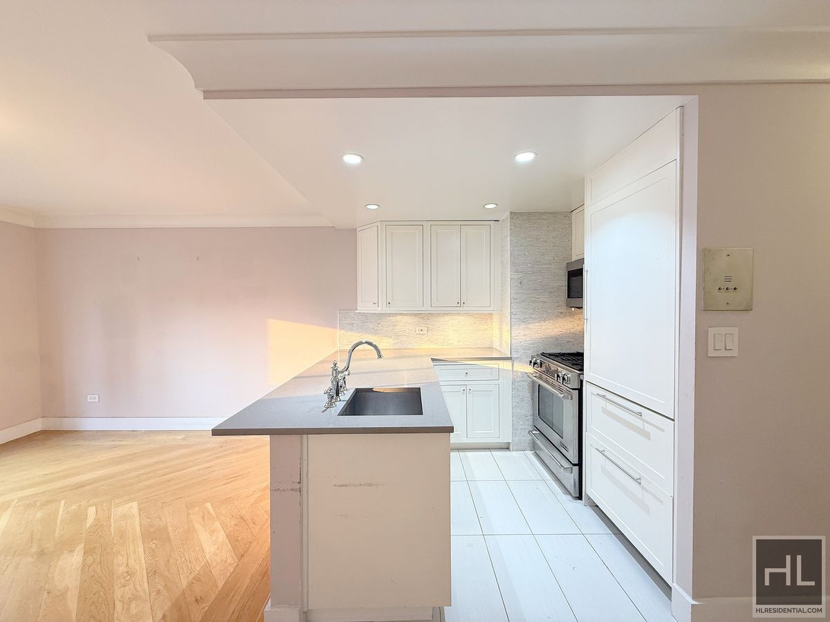 Building Photo - 1 bedroom with home office / Washer and dryer / WEST 93 STREET