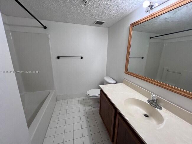 Building Photo - 9907 Westwood Dr