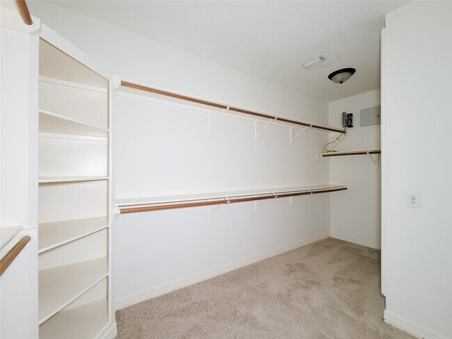 Building Photo - 914 Ivory Ridge Ln