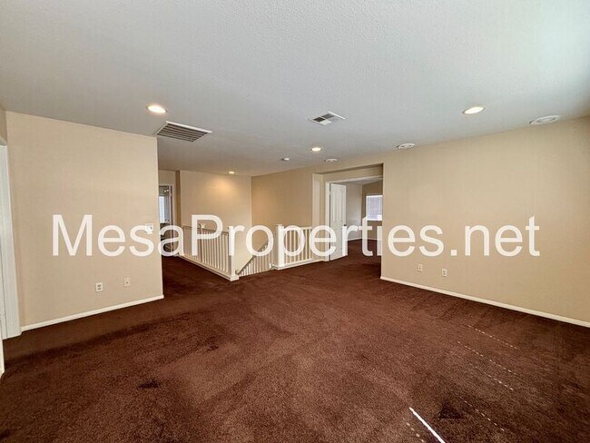 Building Photo - 13535 Silversand St