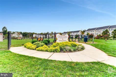 Building Photo - 7254 Mockingbird Cir