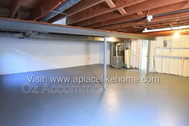Building Photo - 3607 W 47th St