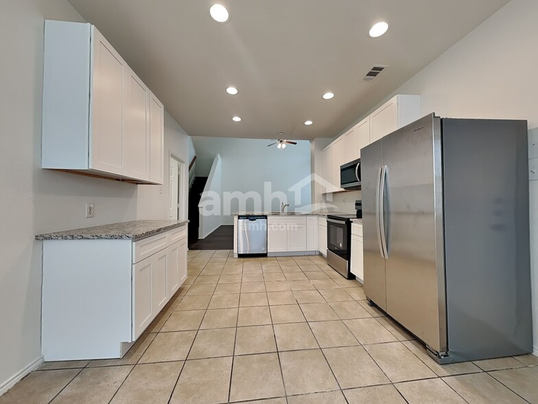 Building Photo - 429 Bell Dr