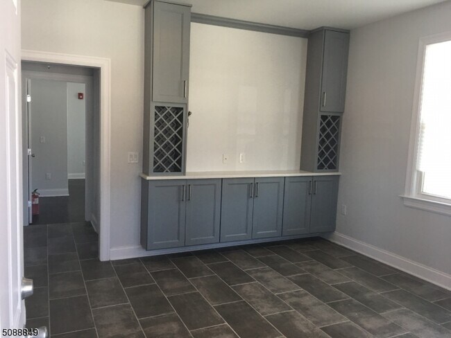 Building Photo - 389 Millburn Ave