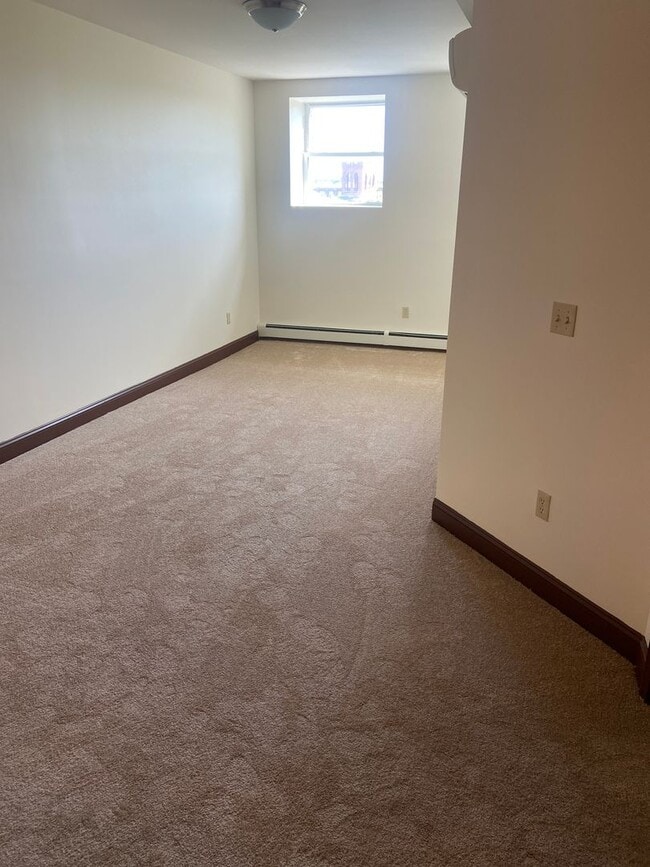 Building Photo - Washington Tower - Office Space or Luxury Apartments Available