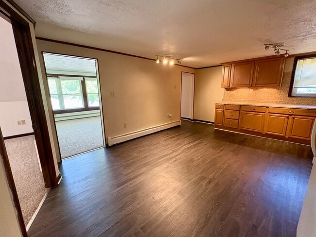 Building Photo - 3630 Colebrook Rd