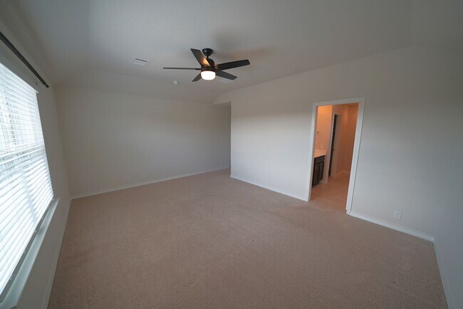 Building Photo - Like New Home in Red River Ranch (Cibolo) - Realtor Commission: $500