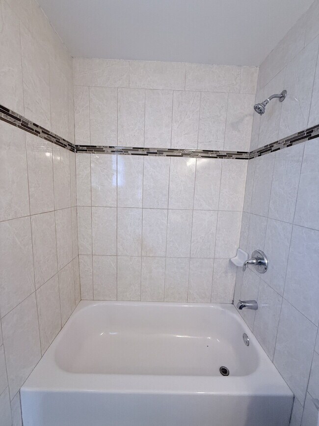 Building Photo - Moving Ready! 3-Bedroom   + 2-Bathroom + Bonus Room