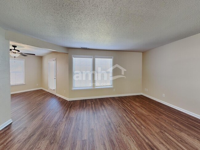 Building Photo - 10794 Timothy Ln