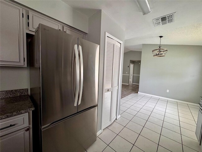 Building Photo - 4125 E Vista Ct