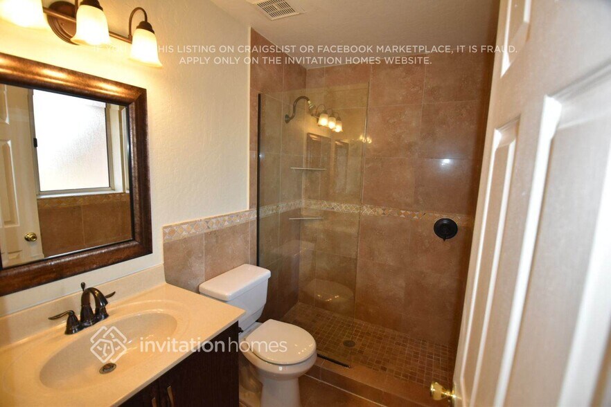 Building Photo - 1704 S 39th St