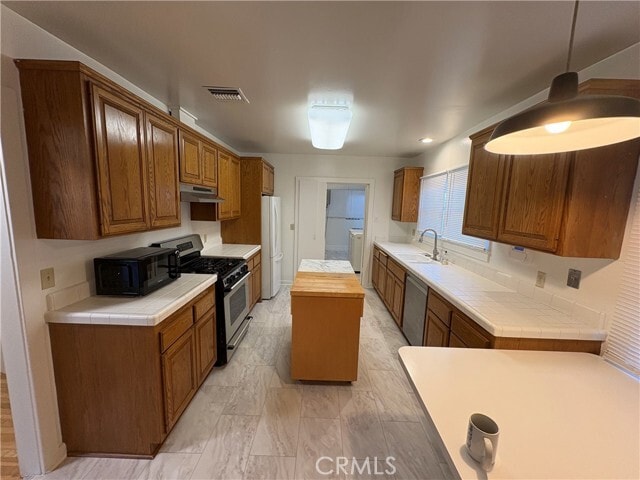 Building Photo - 894 S Los Robles Ave
