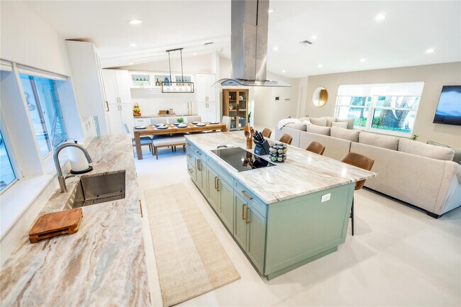 Building Photo - 3127 Sherwood Blvd