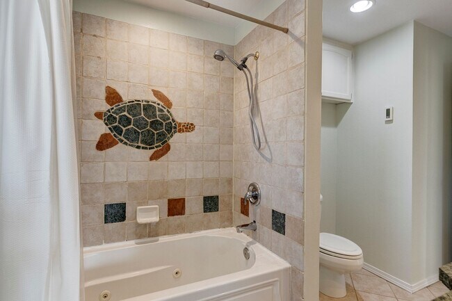 Building Photo - Spacious 2-Story Split-Level Home with Wat...